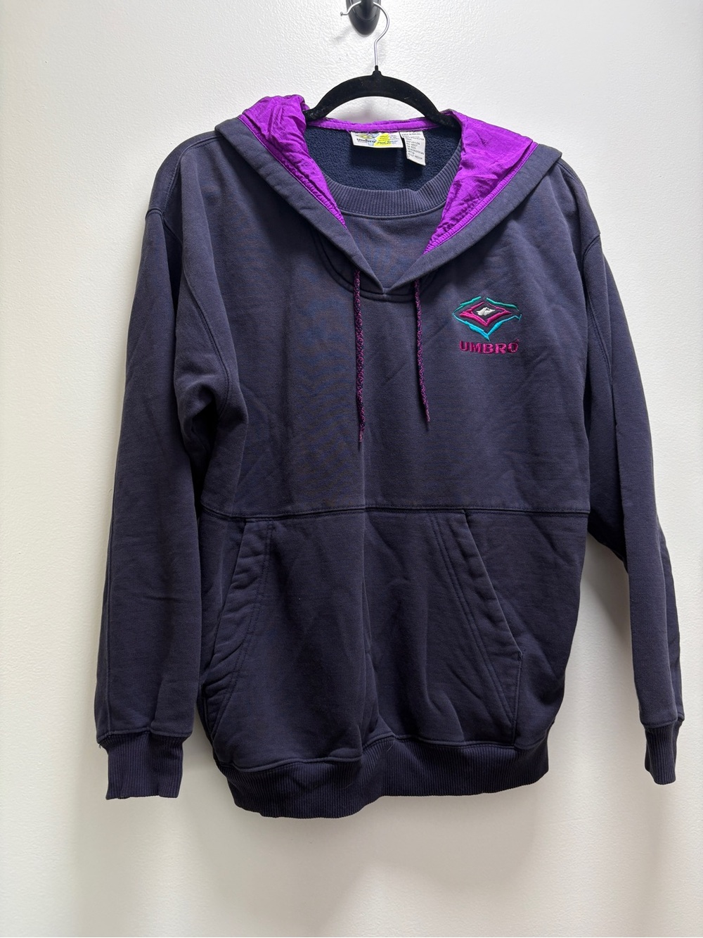 Vintage 90’s Umbro Men’s Dark Blue with Purple Hood Lining - M - Sand Soccer